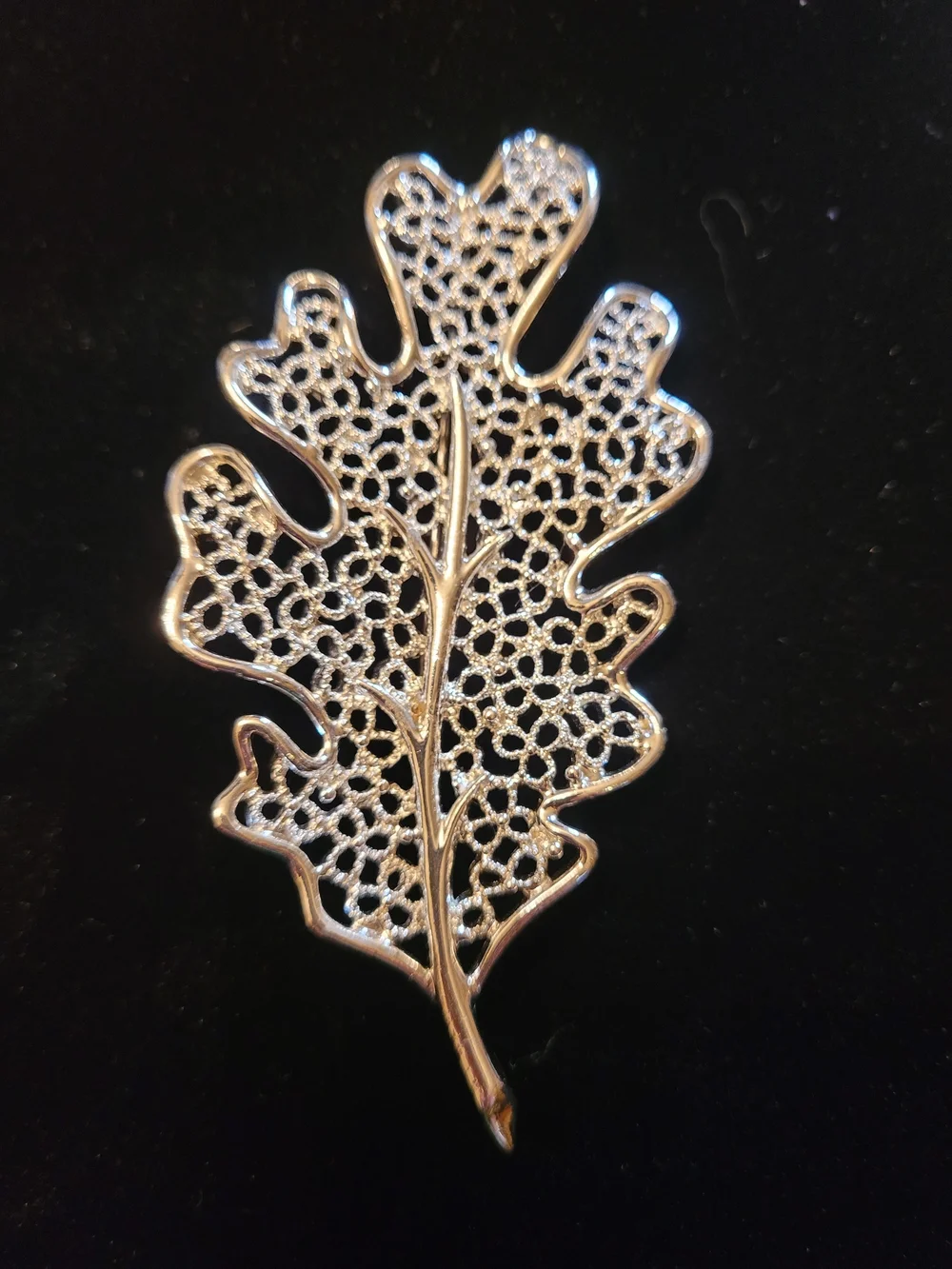 Vintage Sarah Coventry Silver Filigree Leaf Brooch Signed
